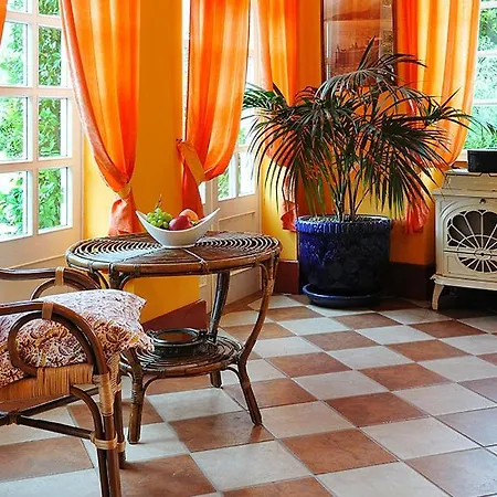 빌라 Sleeps 16 With Pool And Air Con *