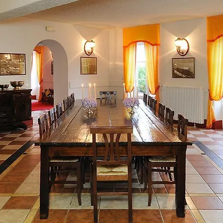 Sleeps 16 With Pool And Air Con *